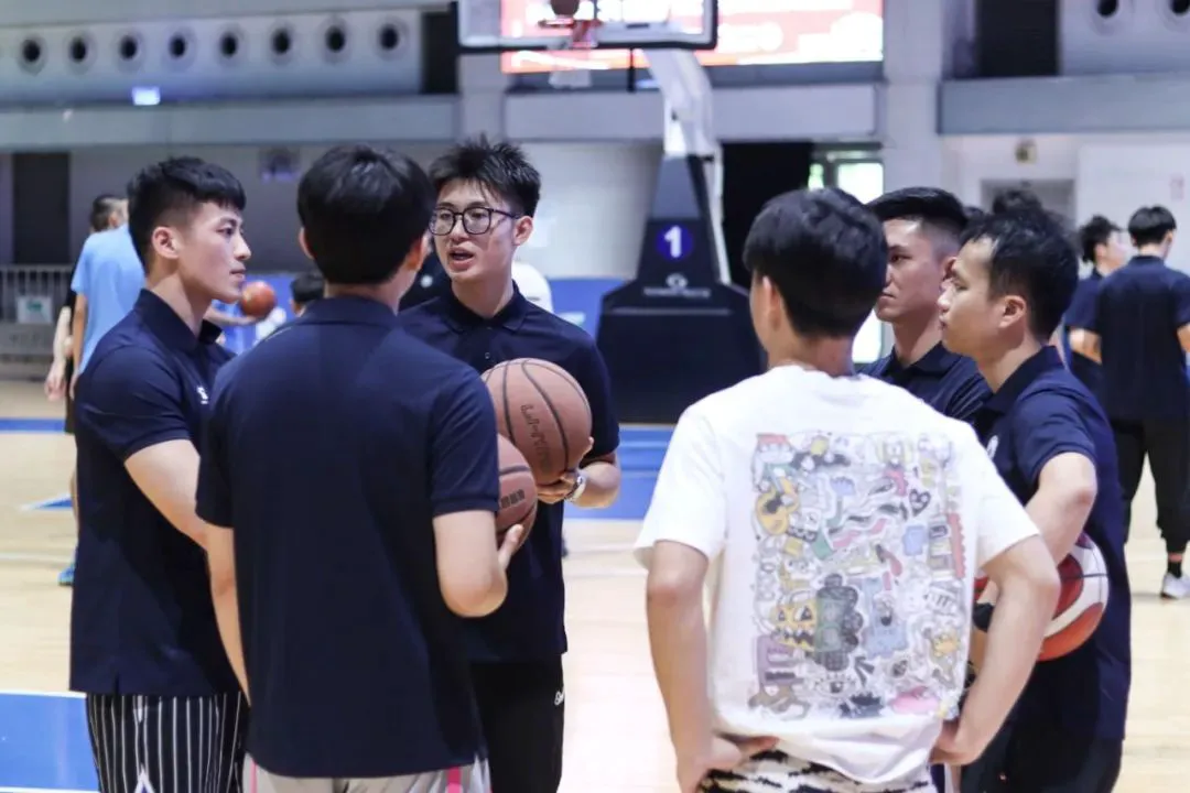 如何调整分卫的心理状态以应对比赛压力_0